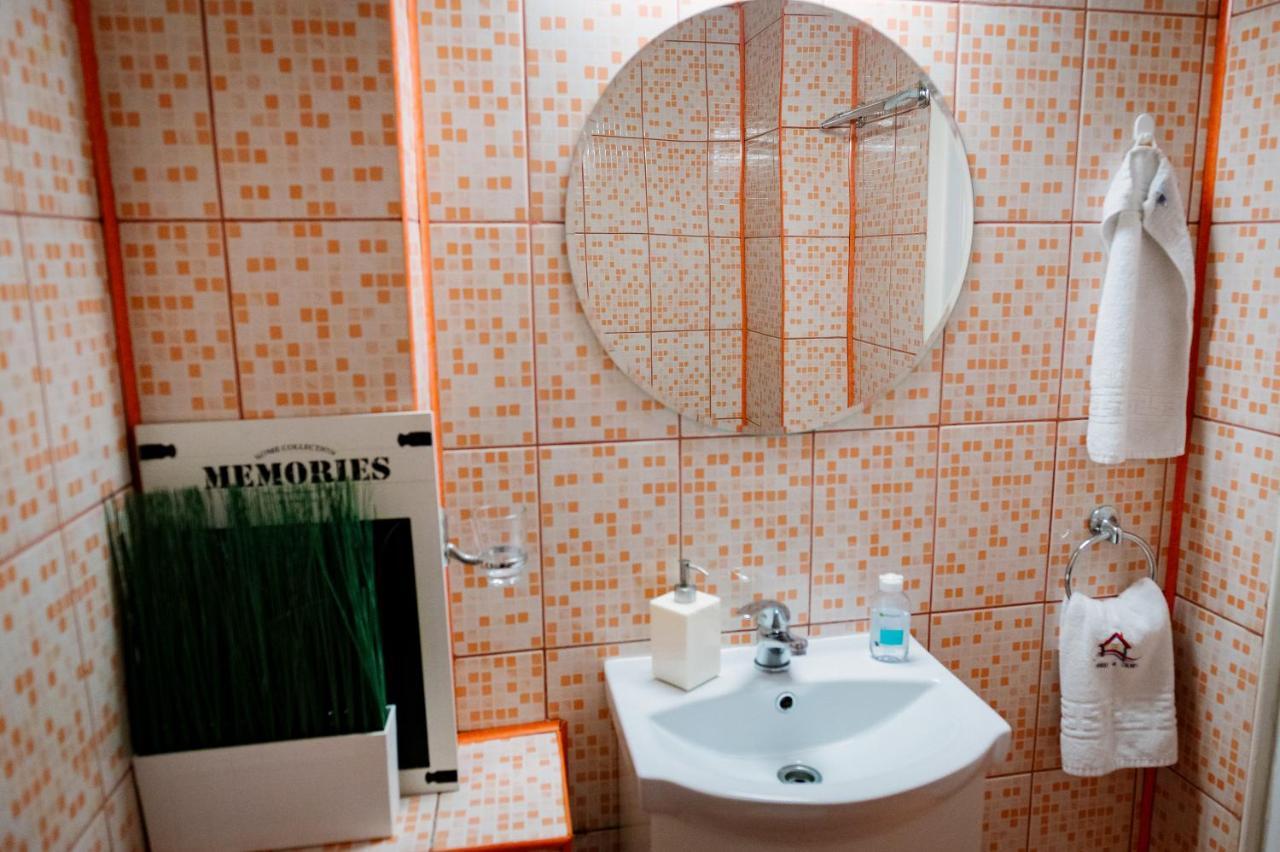 House Of Colors Apartment Petrosani Luaran gambar