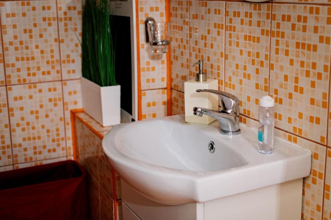 House Of Colors Apartment Petrosani Luaran gambar